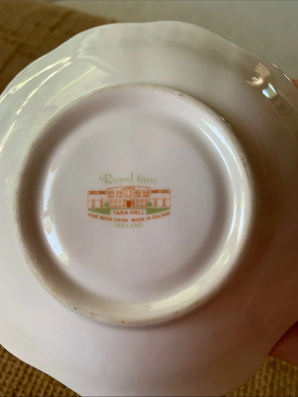 Royal Tara White Holiday Holly Scalloped Serving dish 4.5” (rare)